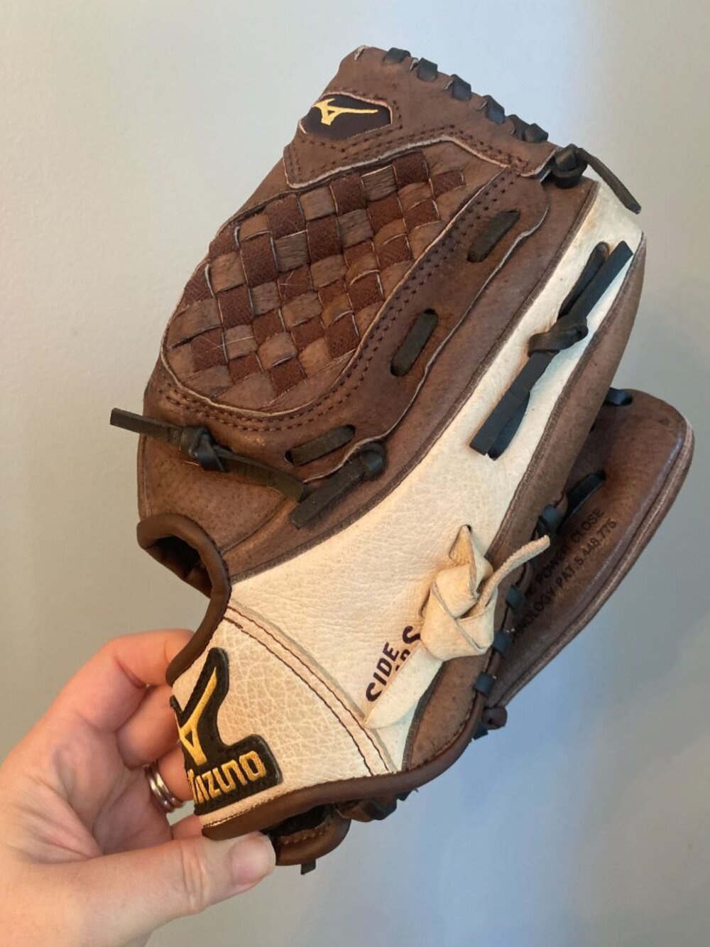 Mizuno Prospect Series GPP 1001 Youth 10 Inch Baseball Glove Right Hand Throw